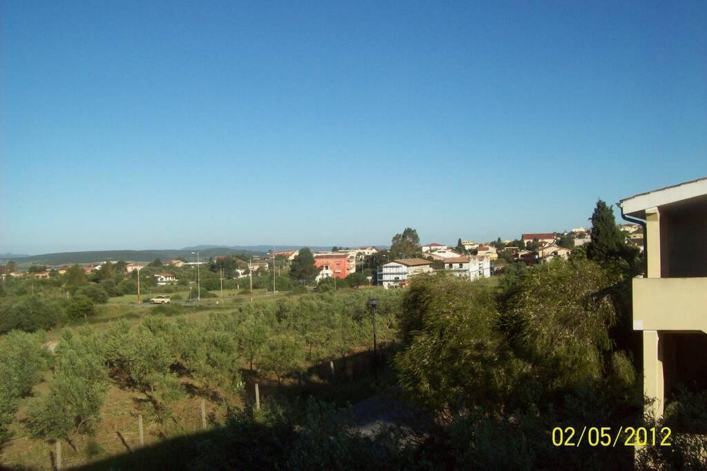 Villa Su Due Livelli Super Accessoriata SantʼAnna Arresi Buitenkant foto