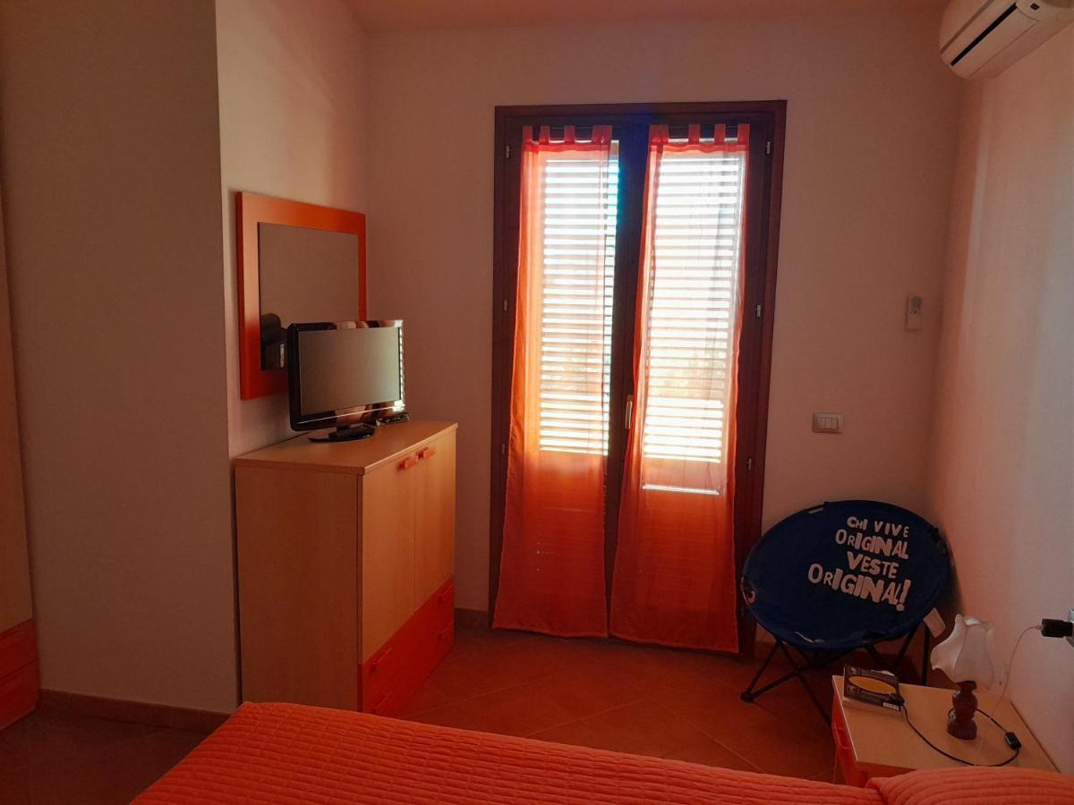 Villa Su Due Livelli Super Accessoriata SantʼAnna Arresi Buitenkant foto