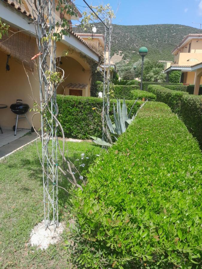 Villa Su Due Livelli Super Accessoriata SantʼAnna Arresi Buitenkant foto